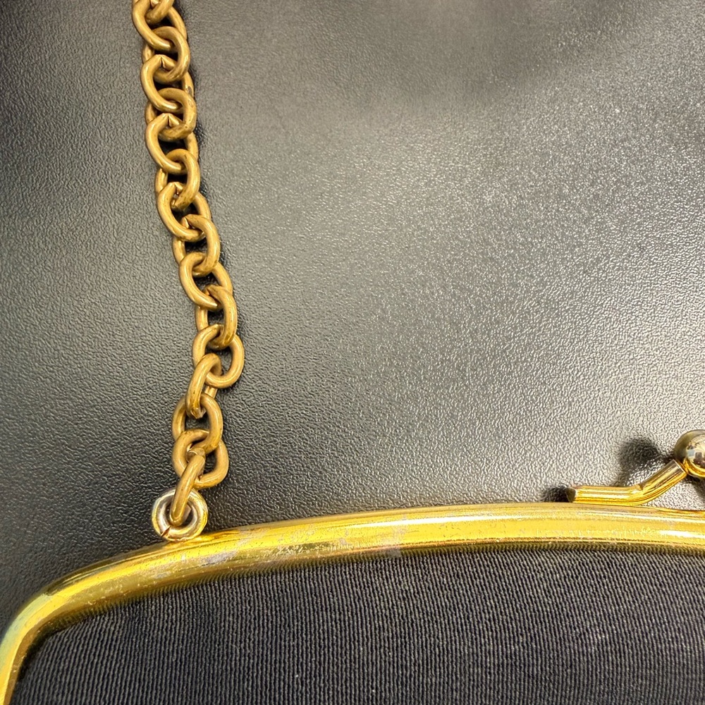 St. Thomas Bag with Gold Chain Vintage - Picture 6 of 10